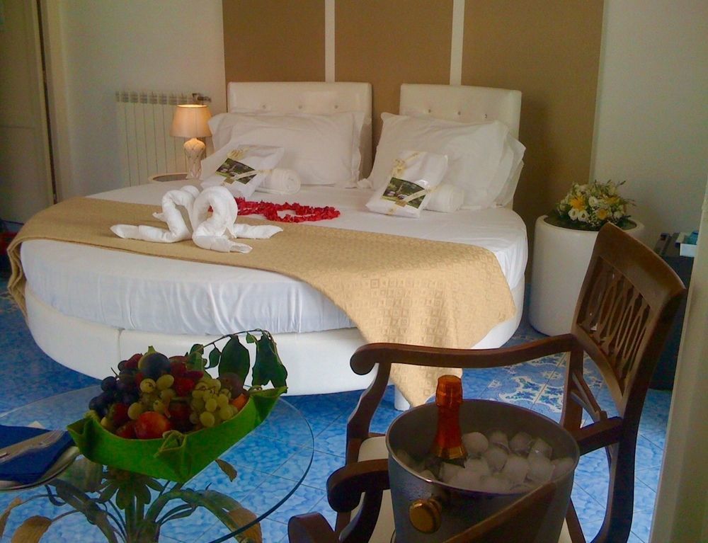 Piazza Tasso B&B Relais Sorrento Exterior foto