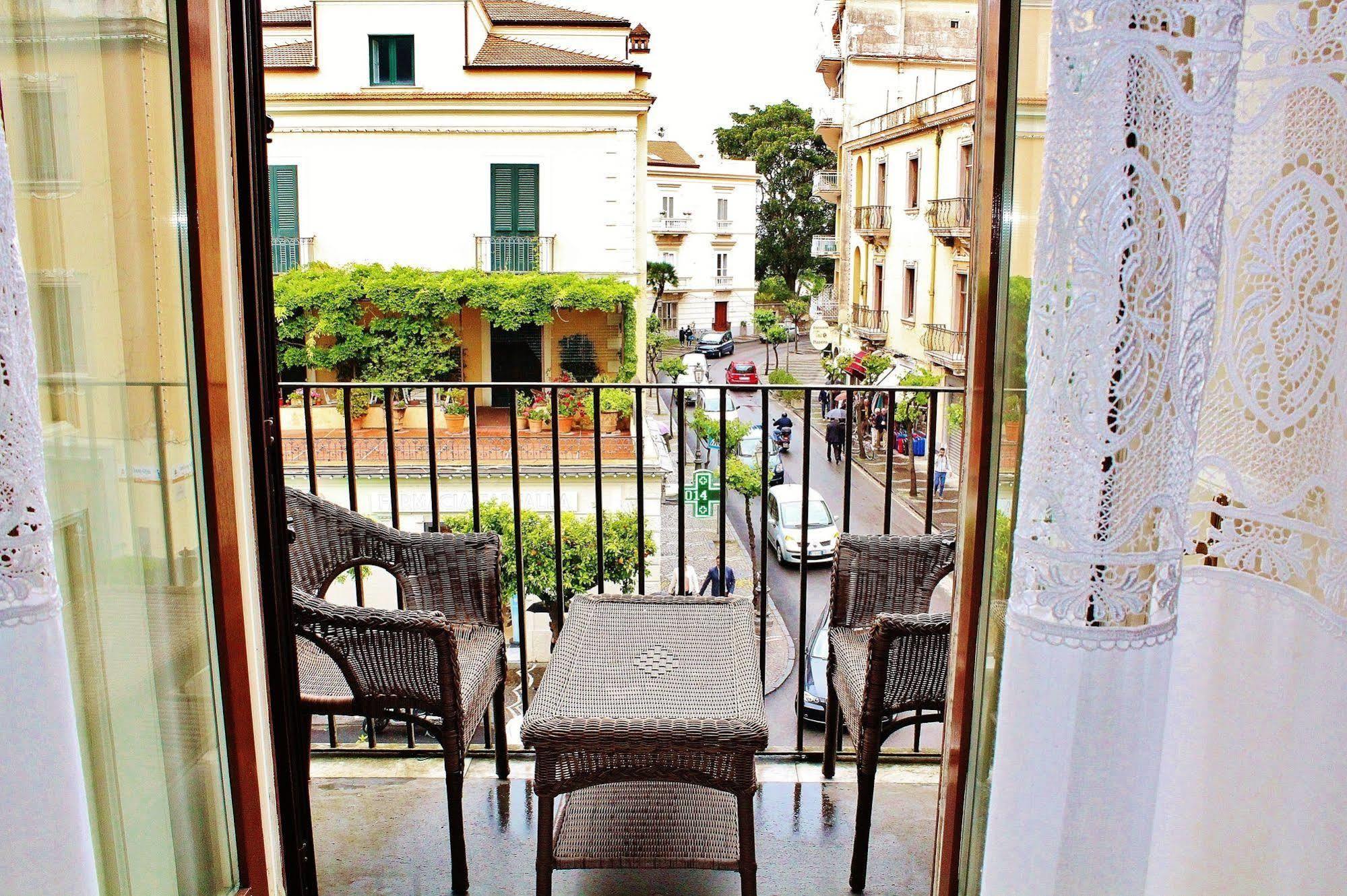 Piazza Tasso B&B Relais Sorrento Exterior foto